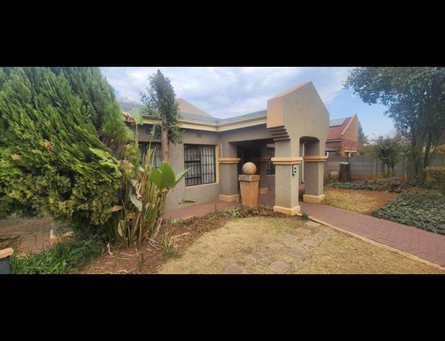 4 BEDROOM HOUSE FOR SALE IN SUNWARD PARK